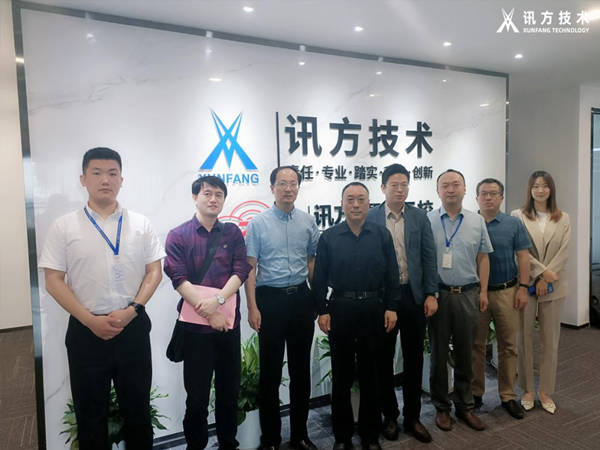 武汉职业技术学院校党委副书记何让波一行莅临尊龙凯时人生就是搏技术武汉基地
