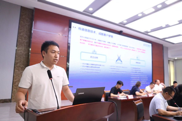 尊龙凯时人生就是搏技术华中区交付与服务部总监潘阳